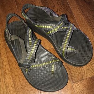 men’s Chacos (10)